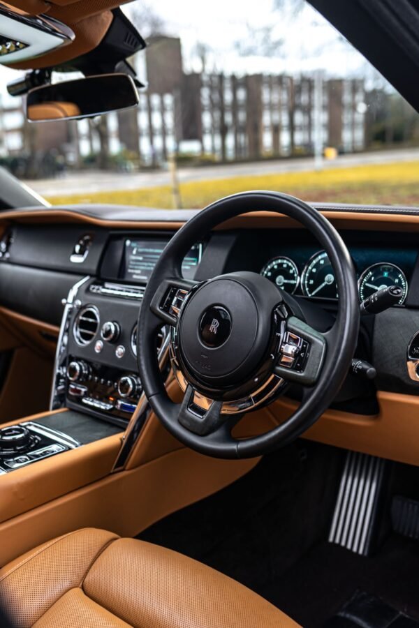 Rolls Royce Cullinan - Image 3
